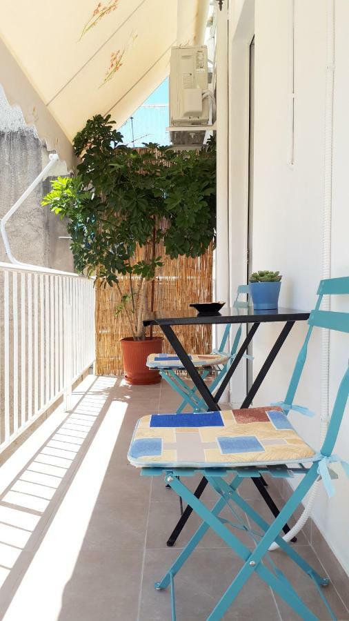 Stylish Apartment Near Katechaki Atenas Exterior foto